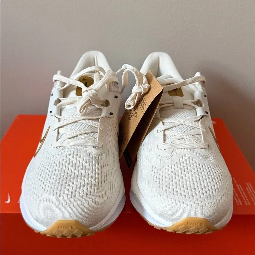 Nike Quest 6 White Metallic Gold FD6034-003 Women’s Size 10